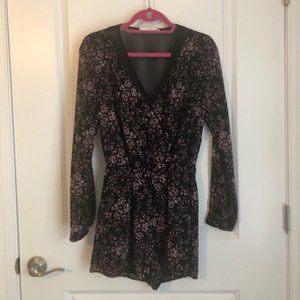 BCBG LONG SLEEVE ROMPER